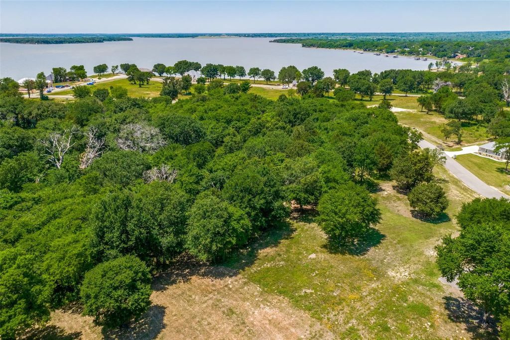 305 Cedar Creek Landing Lane, Mabank