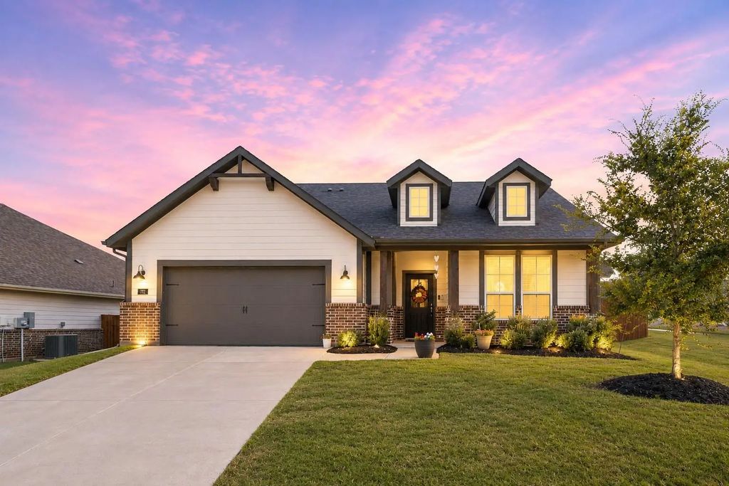 772 Brookside Drive, Springtown