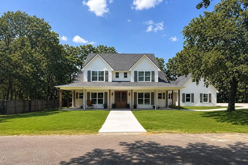 100 Hidden Oaks Drive, Waco