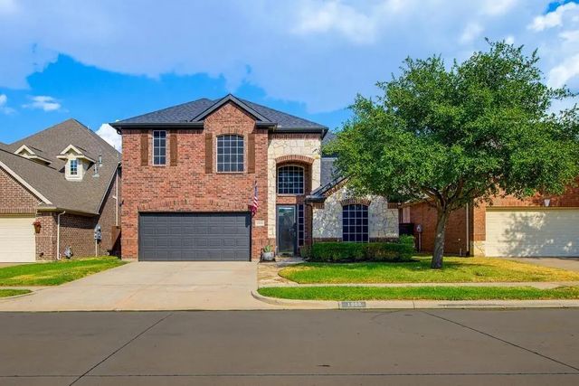 1906 Fountain Wood Drive, Euless