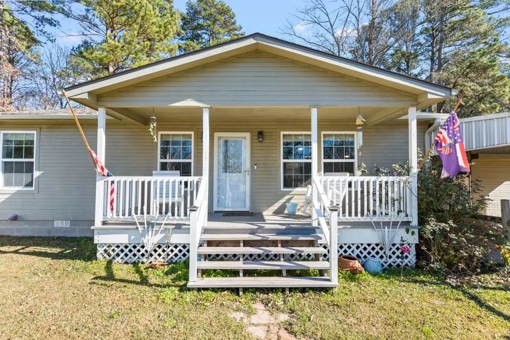 661 Crestwood Drive, Avinger