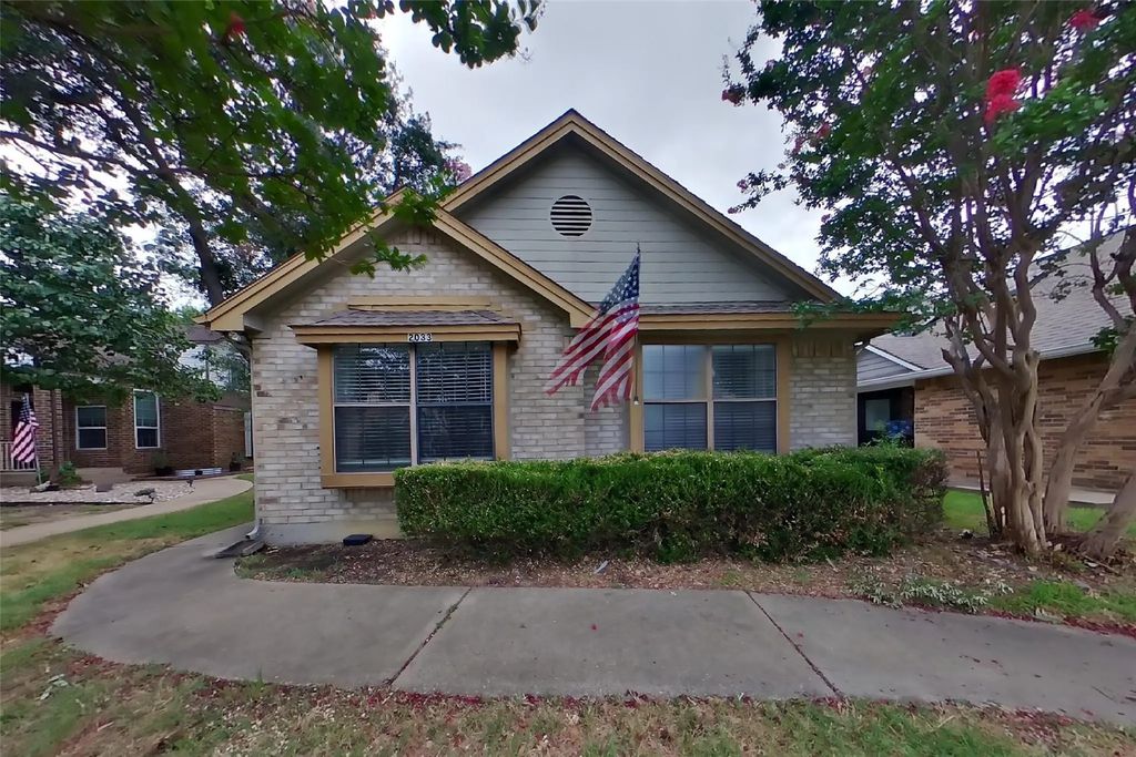 2033 Feather Lane, Lewisville