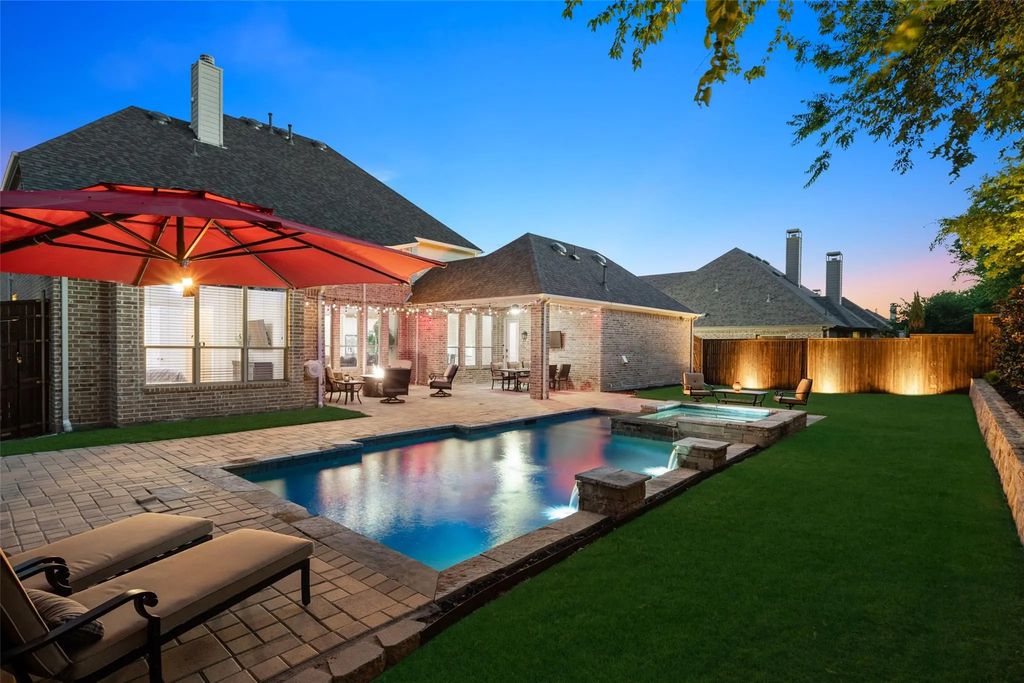 1041 White Crest Lane, Prosper