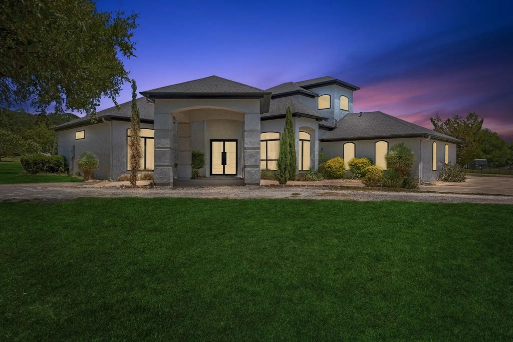 4024 Silver Creek Road, Fort Worth