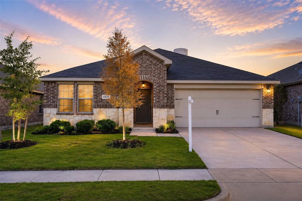 1221 Trevino Road, Forney