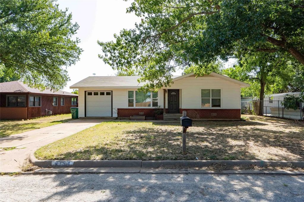 514 Mcconnell Street, Jacksboro
