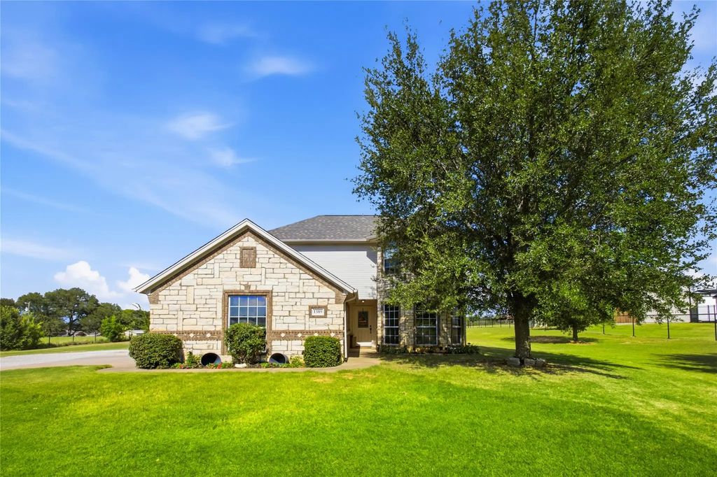 1389 Thomas Road, Springtown