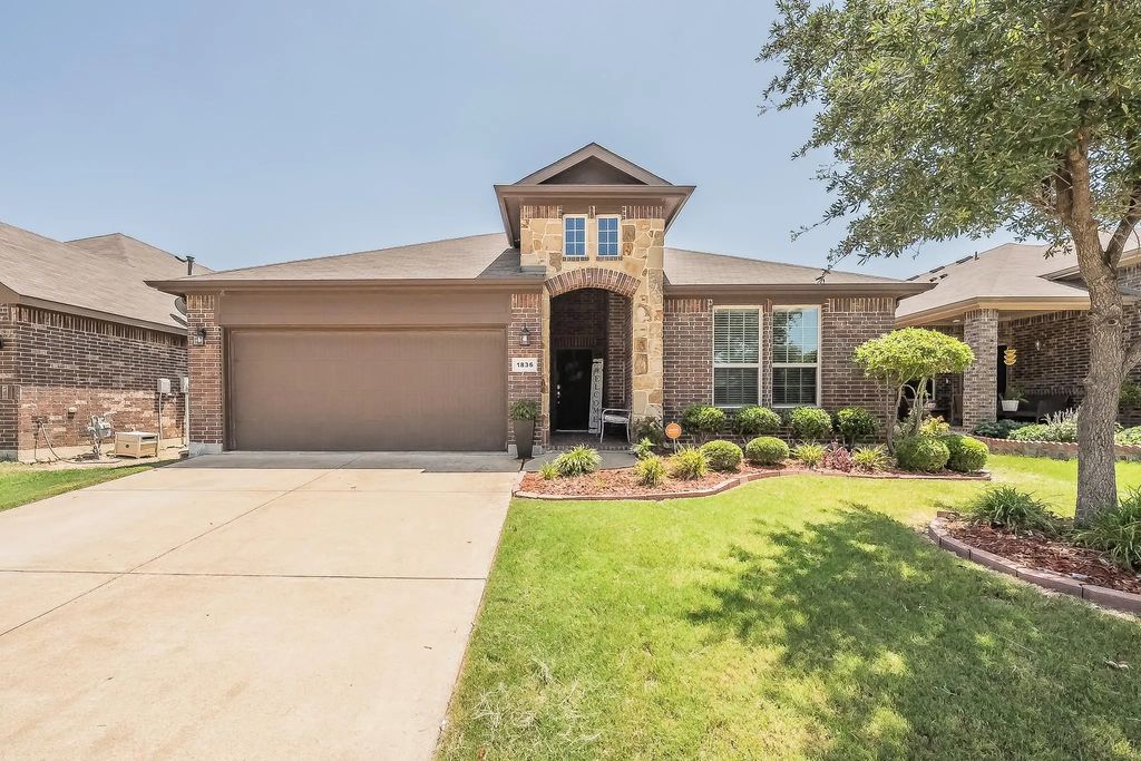 1836 Velarde Road, Fort Worth