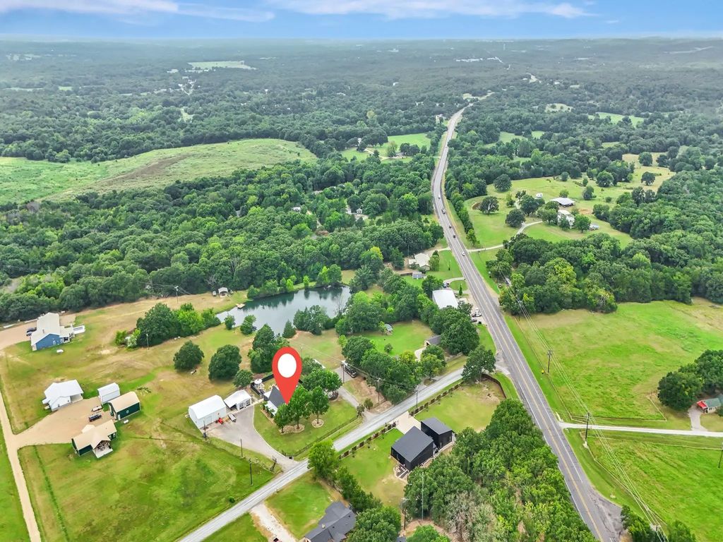 9867 Dripping Springs Road, Denison