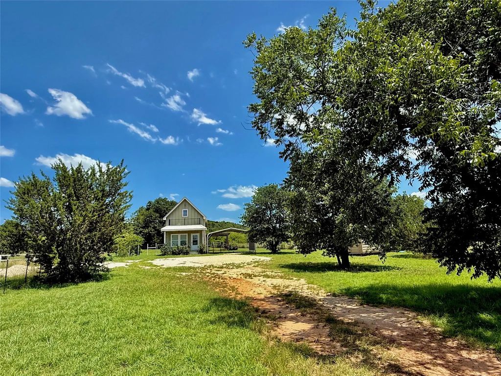 9688 State Highway 36 W, Clyde