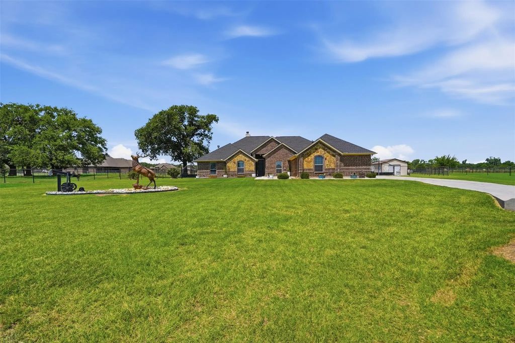 205 Lavender Court, Springtown