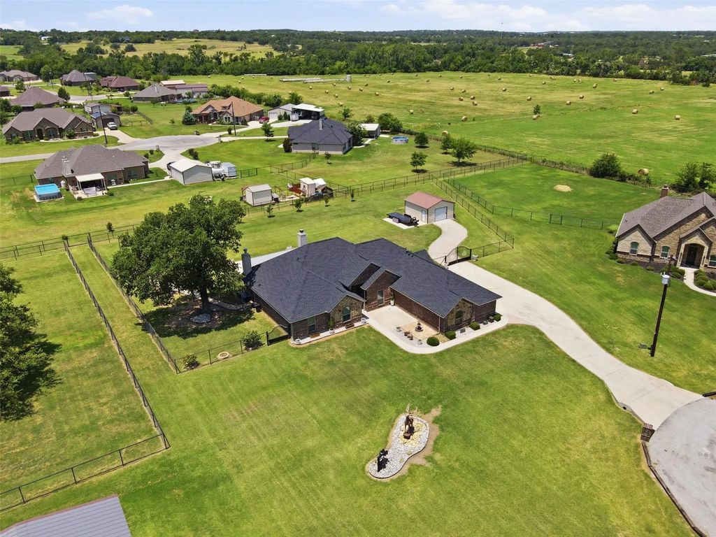205 Lavender Court, Springtown