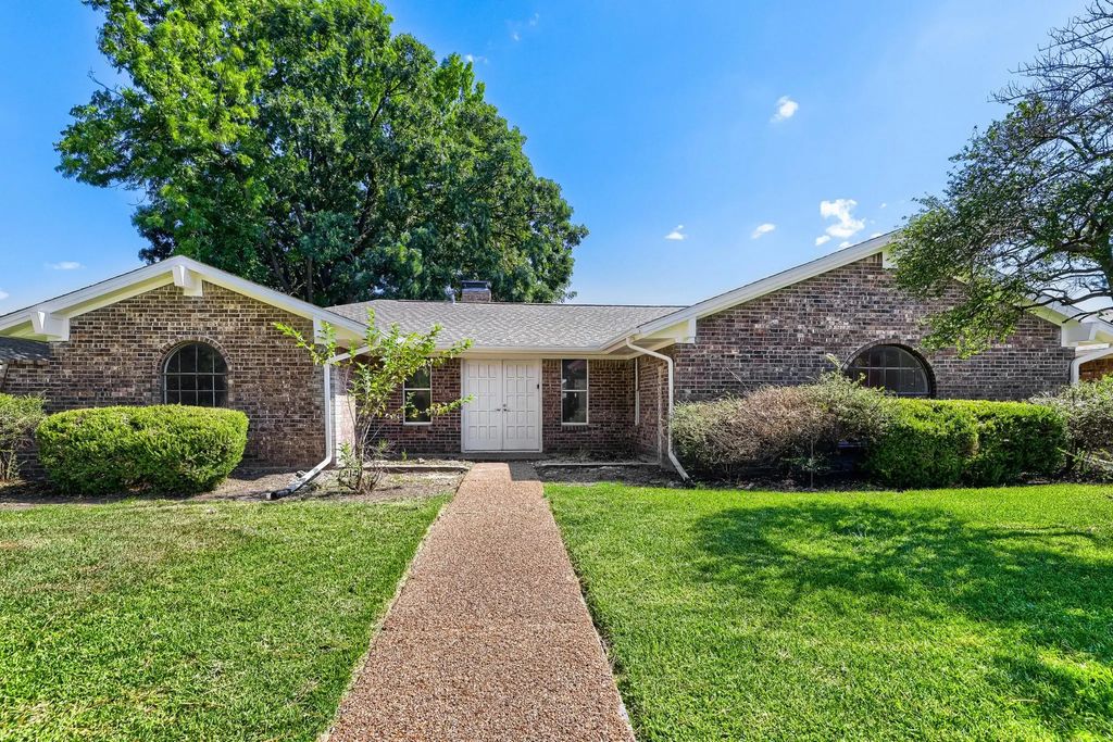 2000 Macao Place, Plano