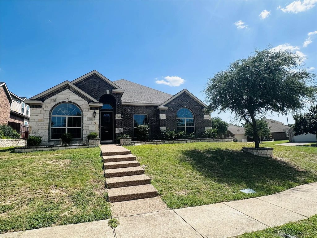 702 Carolyn T Hunt Drive, Cedar Hill