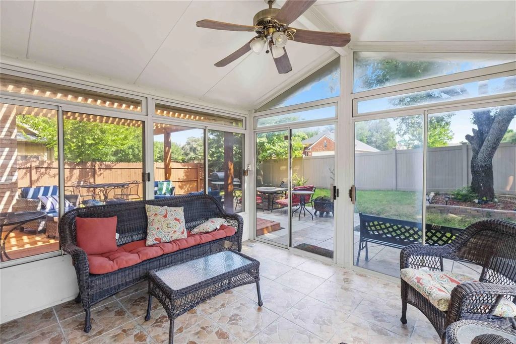 908 Chauvin Drive, Cedar Hill