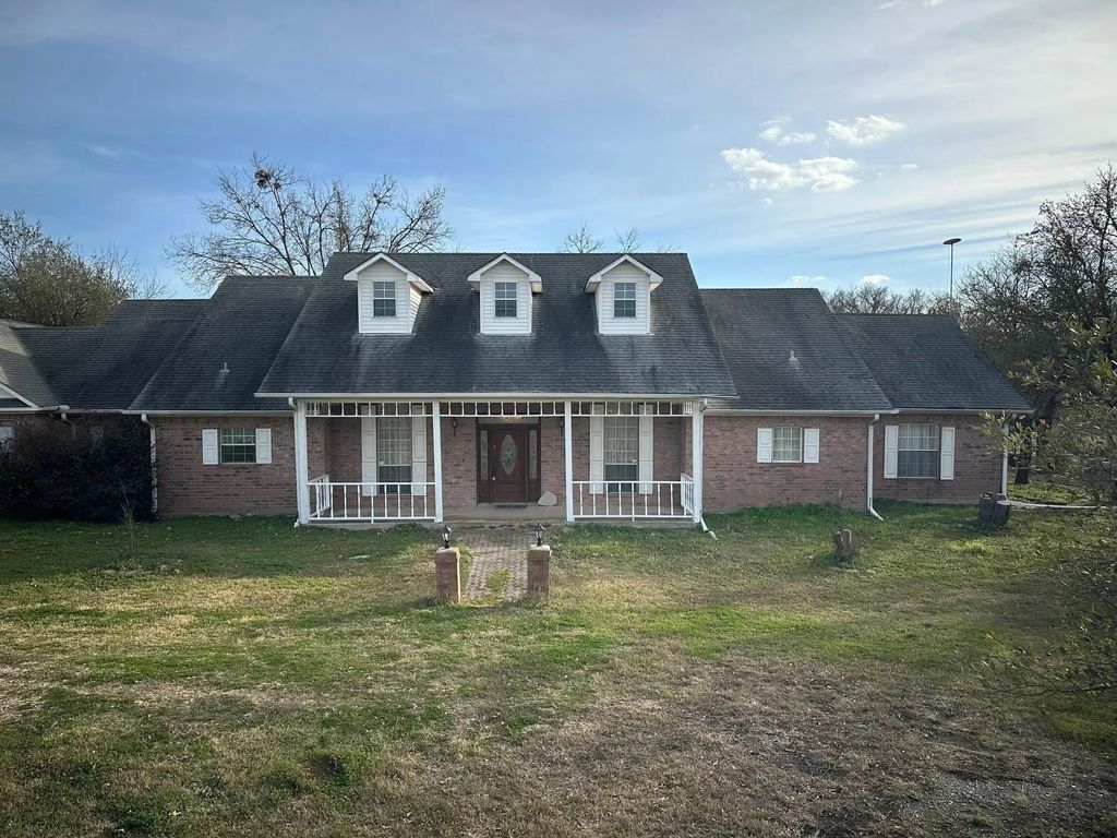 8099 W Interstate Highway 30, Cumby