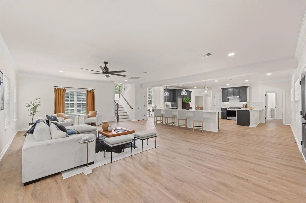 5860 Newt Patterson Road, Mansfield