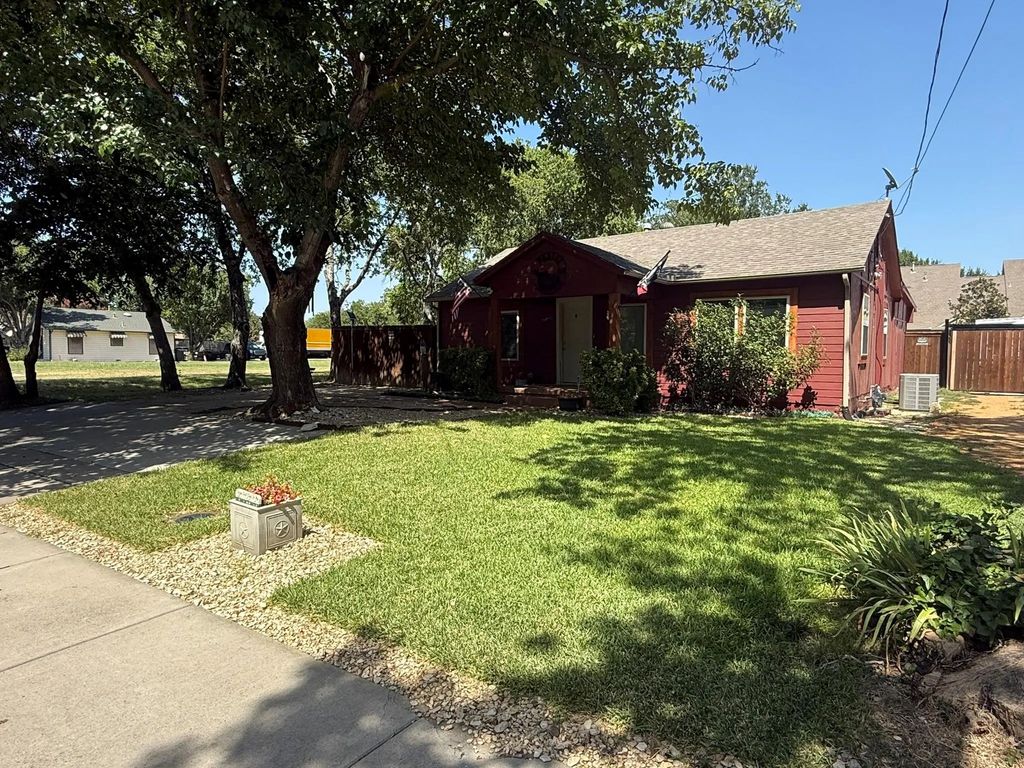 528 S Coppell Road, Coppell