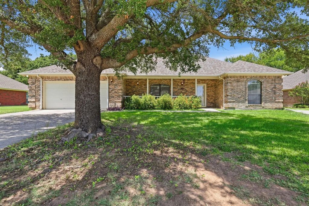2103 Fair Oaks Drive, Bridgeport