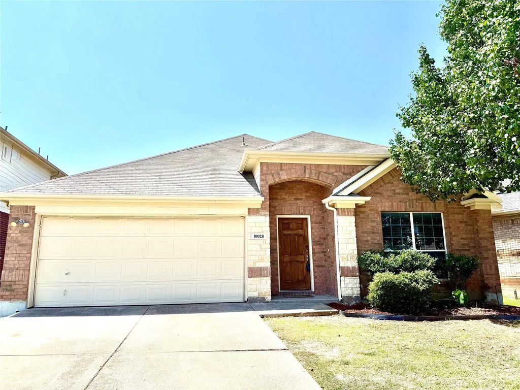10028 Voss Avenue, Fort Worth