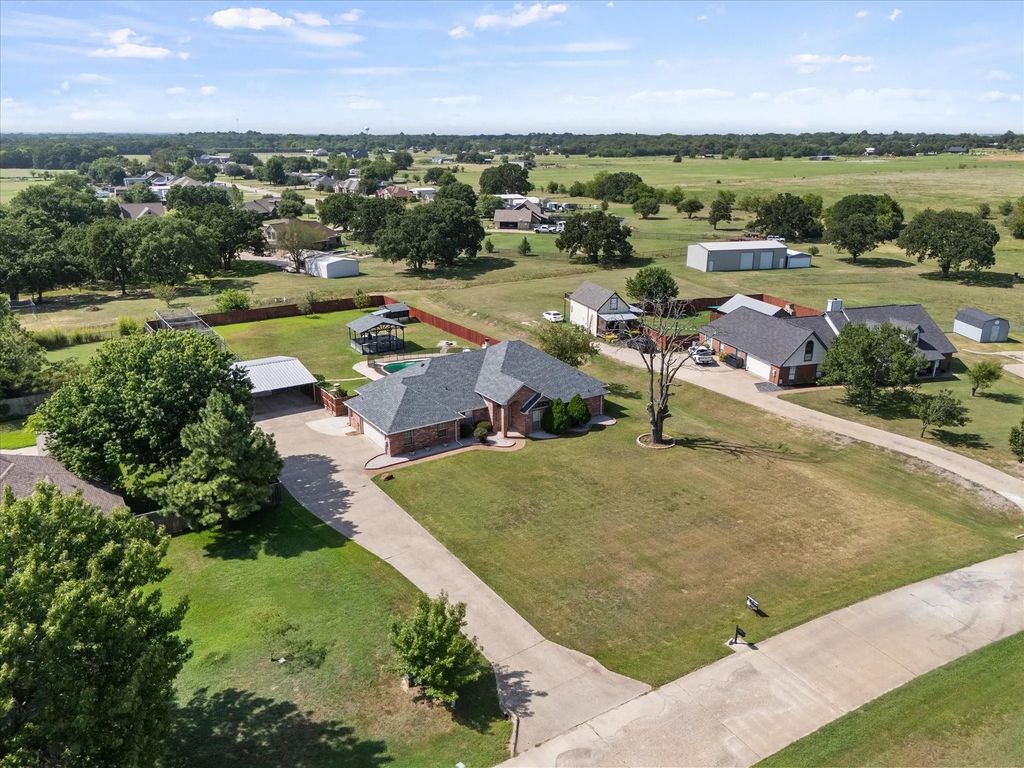 1089 Oak Hollow Lane, Combine