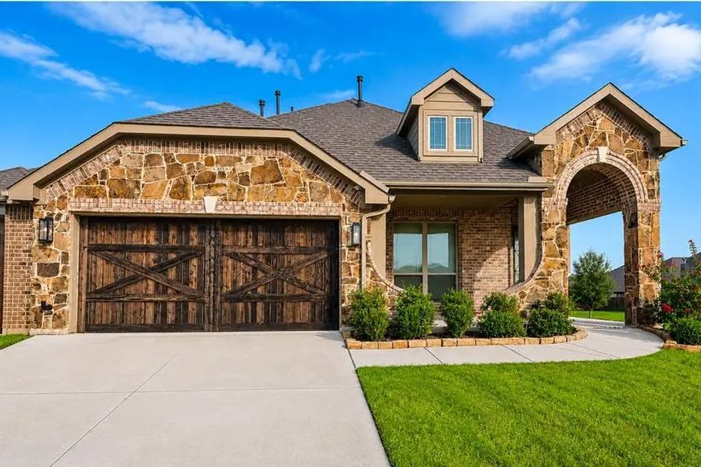 2773 Richard Street, Burleson