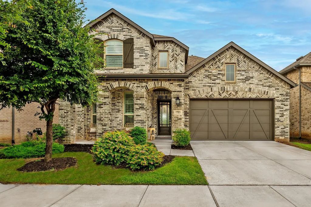 778 Corner Post Path, Celina