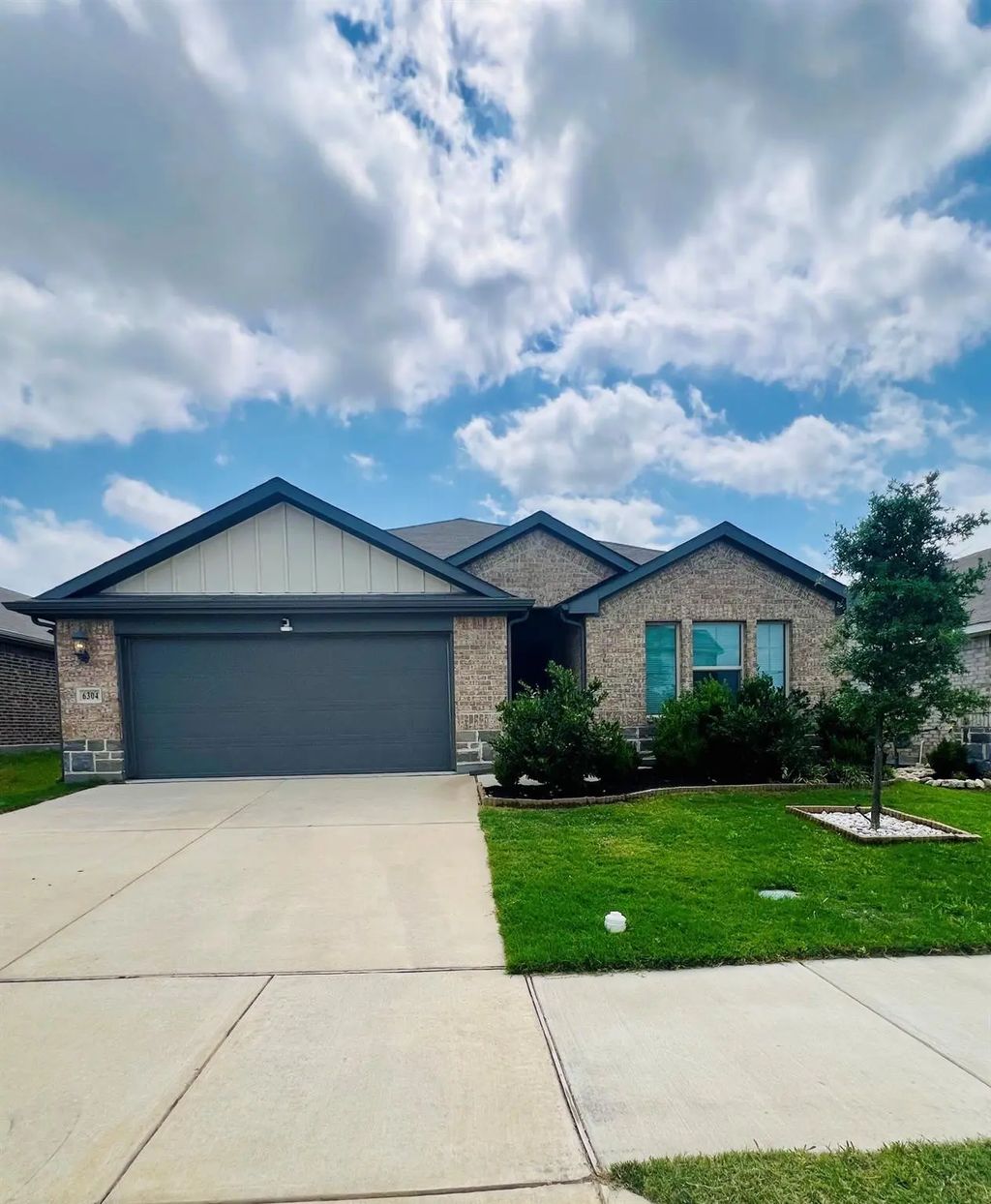 6304 Dry Gulch Trail, Fort Worth