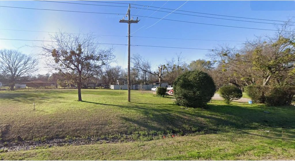 1104 S Adelaide Street, Terrell