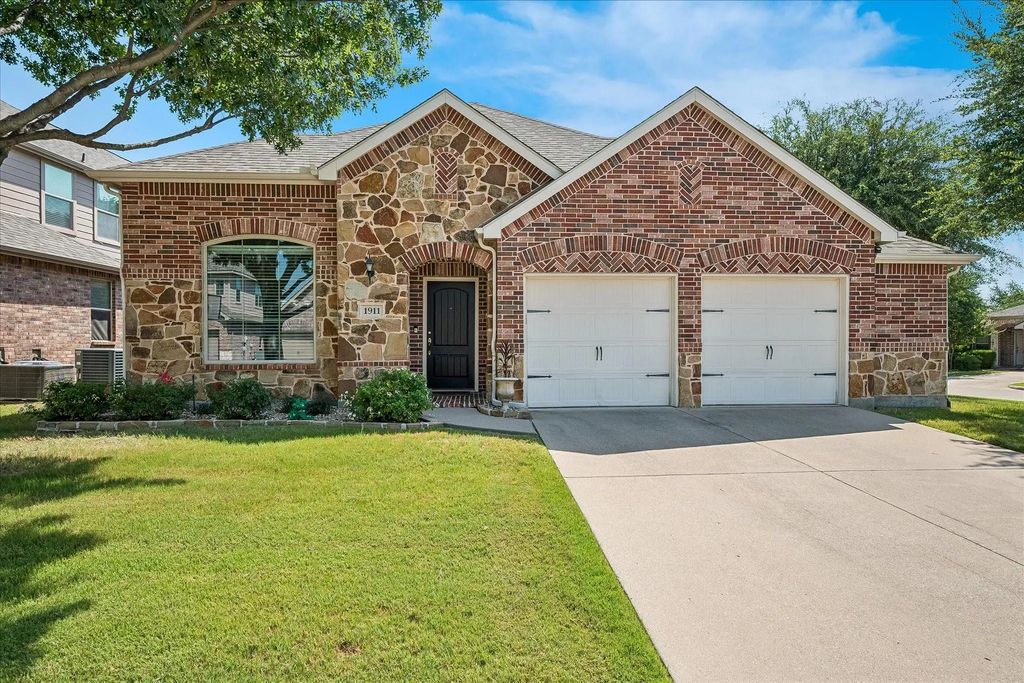 1911 Fairlake Drive, Wylie