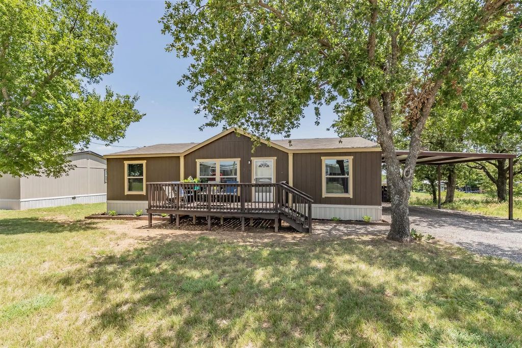 204 Overland Trail, Bridgeport