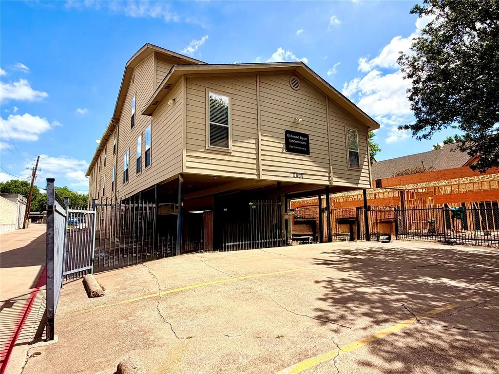 5727 Richmond Avenue, Dallas