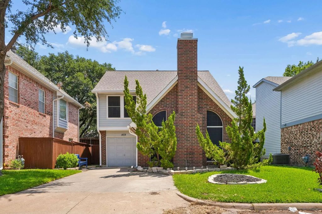 433 Moonlight Way, Irving