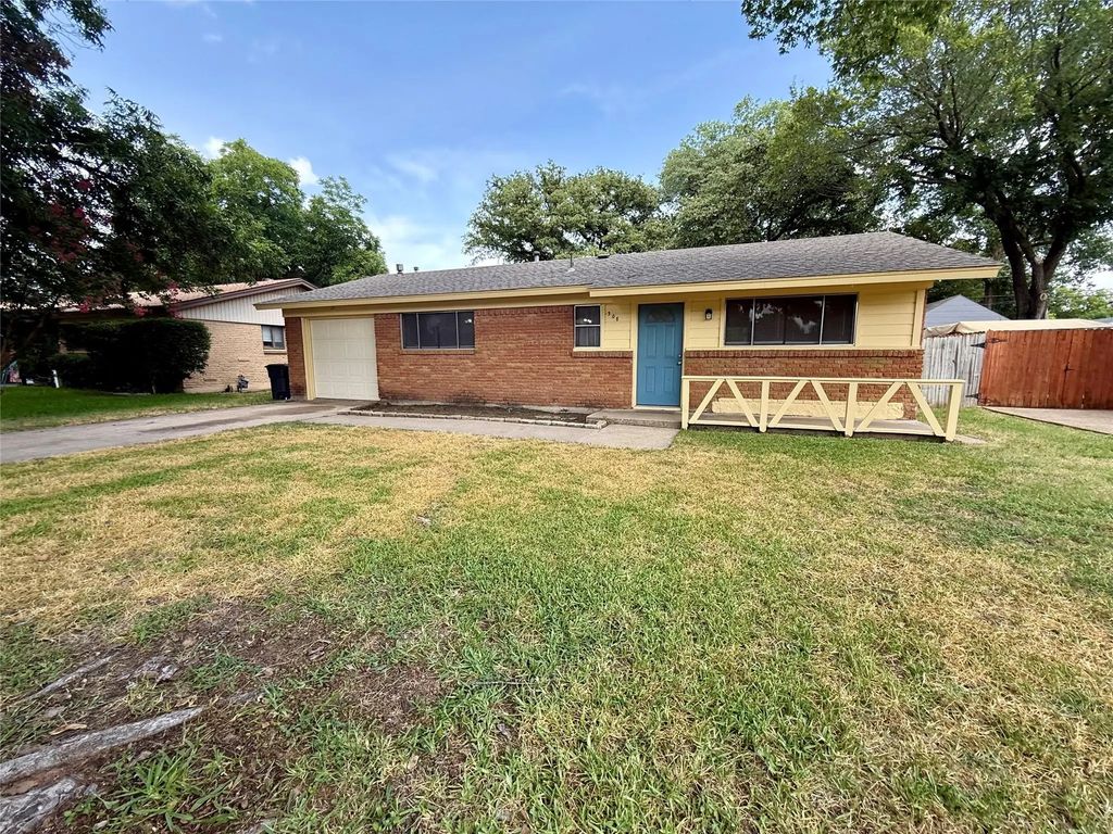 308 Simmons Drive, Hurst