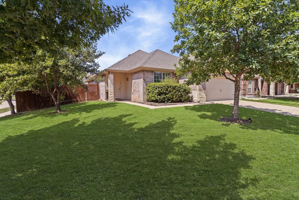 1301 Sand Verbena Way, Fort Worth