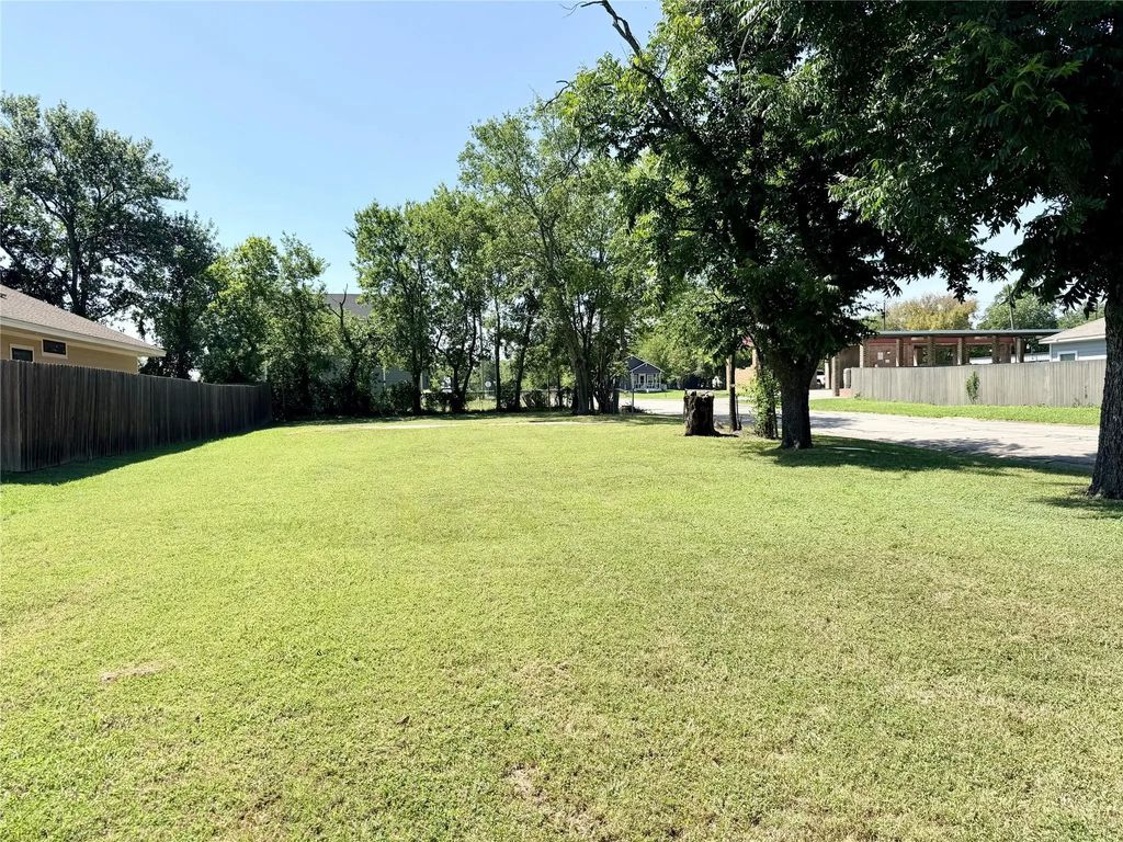 1301 E 6th Avenue, Corsicana