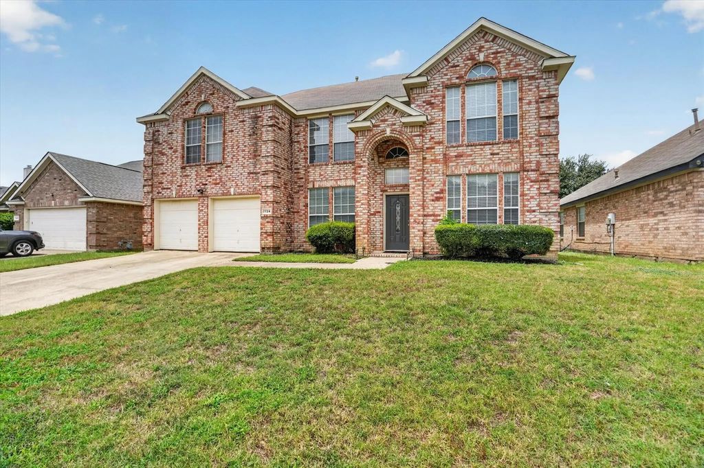 7724 Brook Meadow Lane, Fort Worth