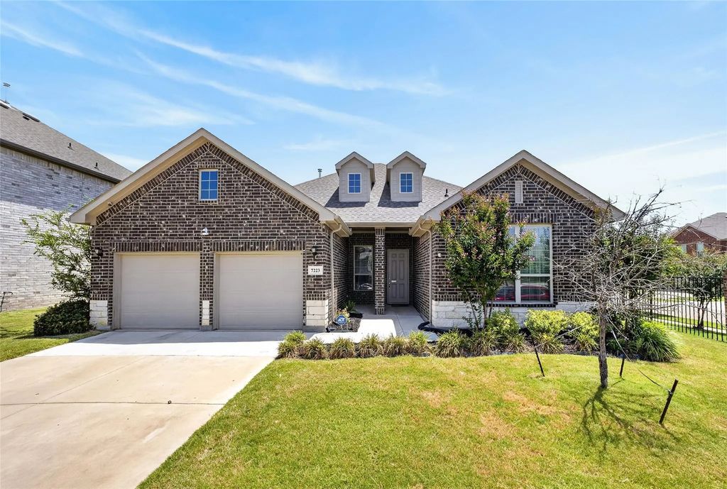 7223 Fallen Crest Lane, Arlington