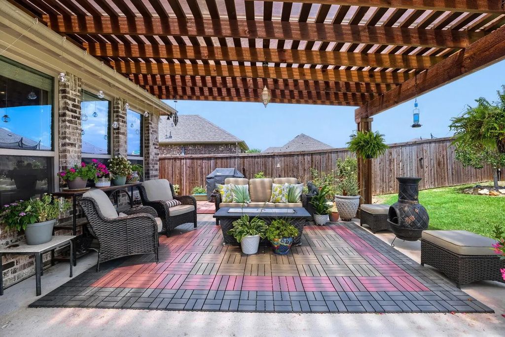 211 Gardenia Drive, Royse City
