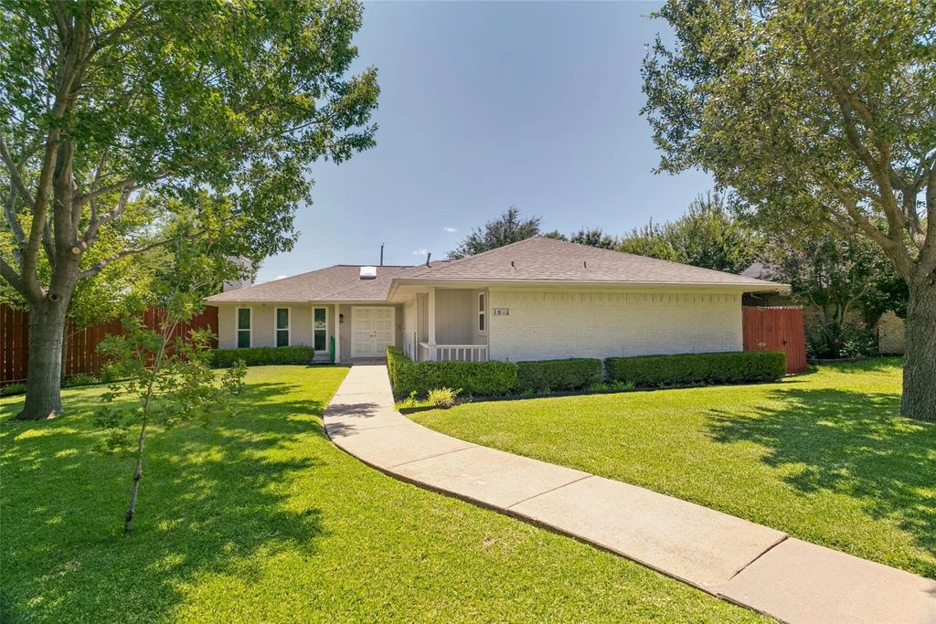1032 Cherrywood Lane, Carrollton