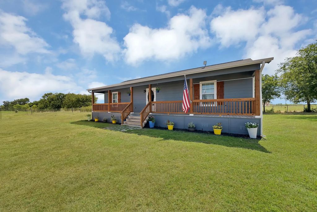 1237 Private Road 4219, Decatur