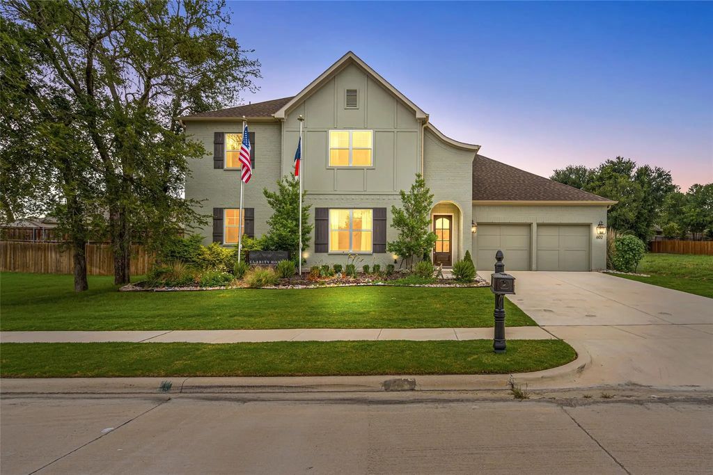 602 Sterling Drive, Benbrook