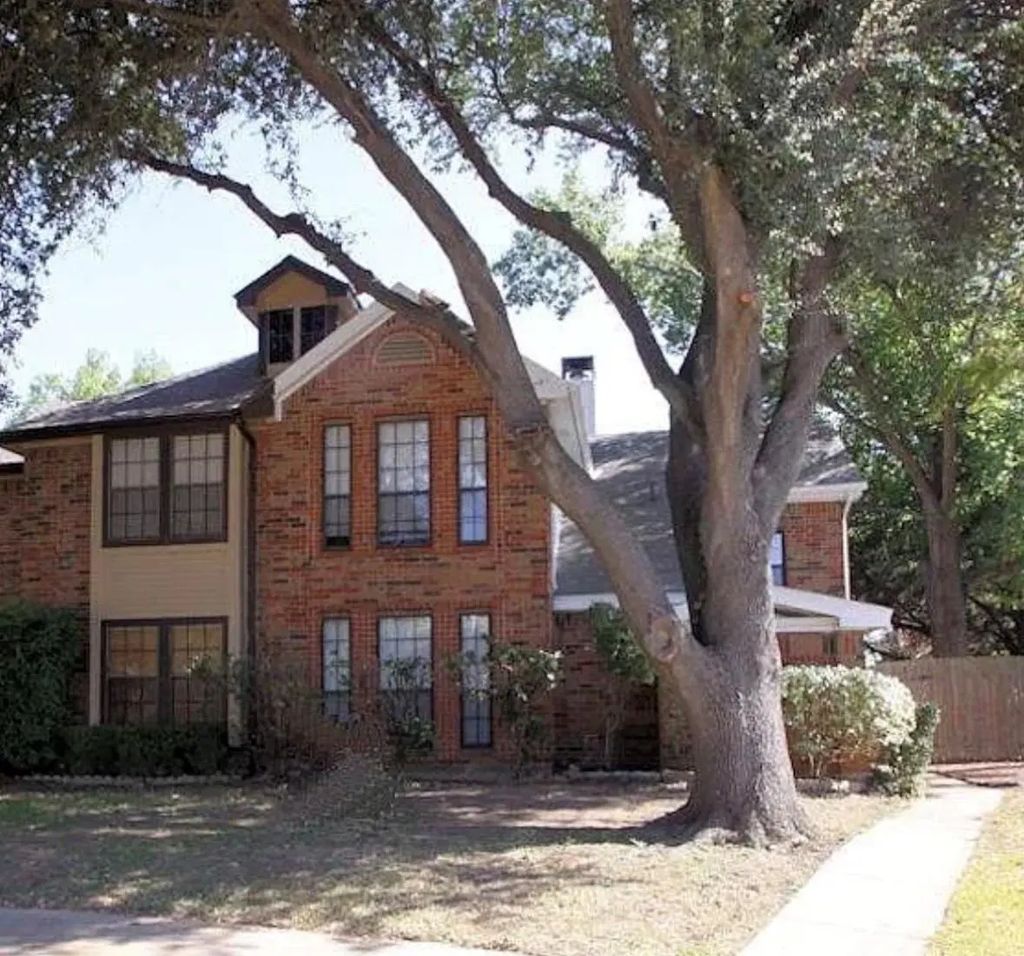 707 Argone Court, Euless