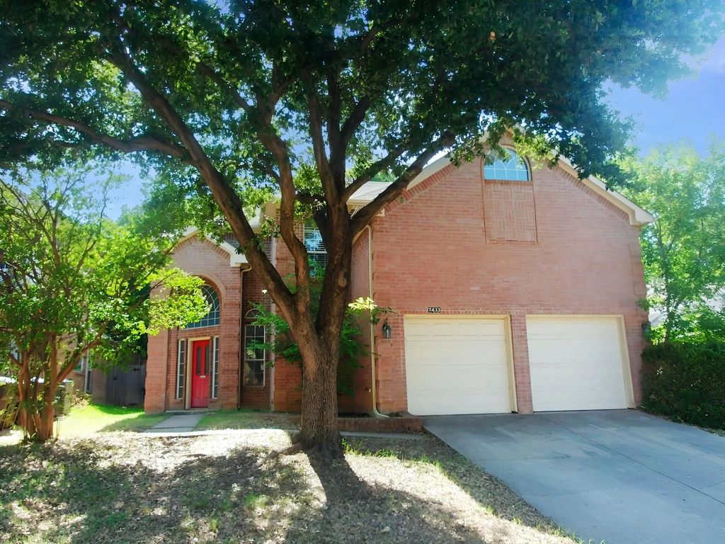 7433 Buckskin Court, Fort Worth