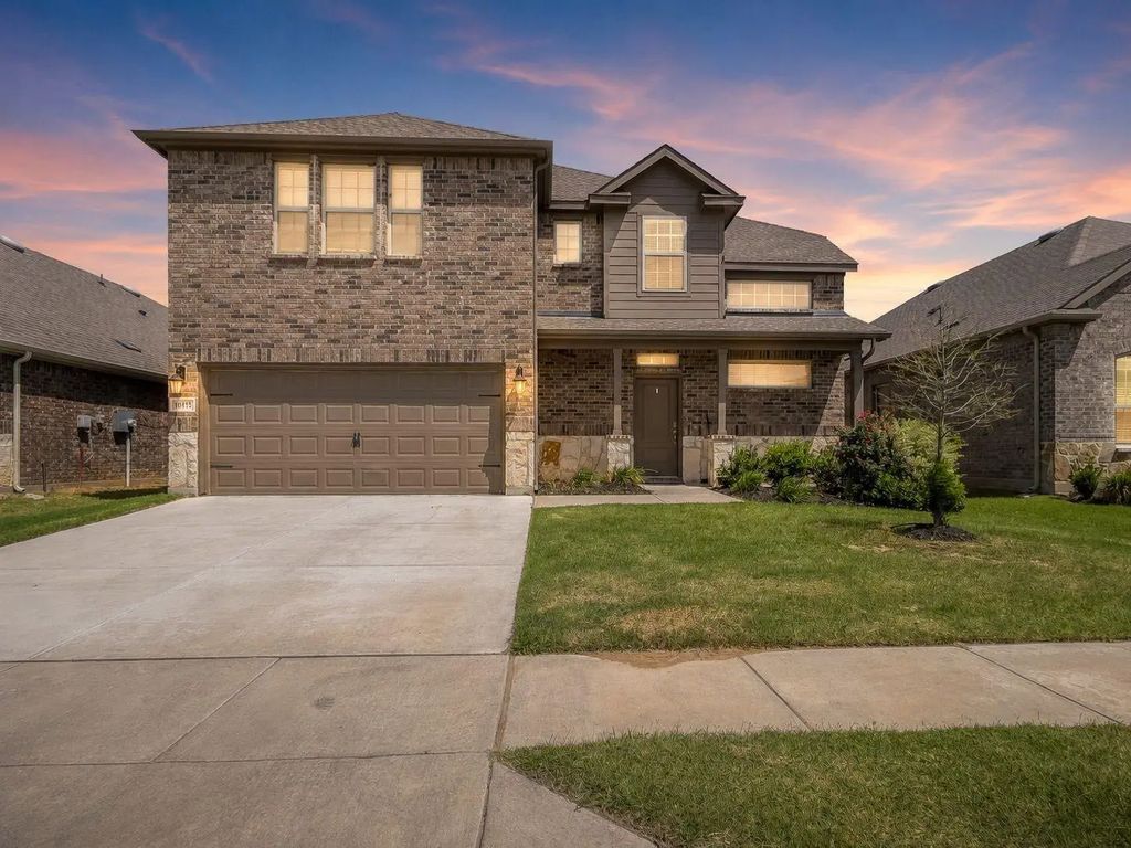 10415 Lone Star Way, Aubrey