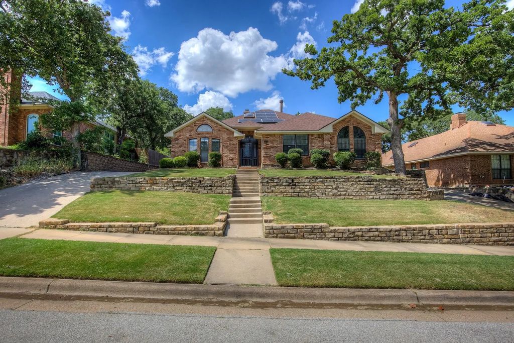 3914 Meadow Drive, Grapevine