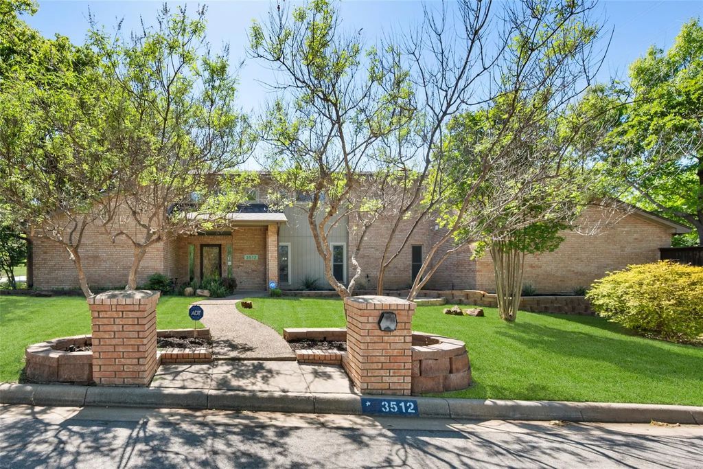 3512 Townlake Circle, Arlington