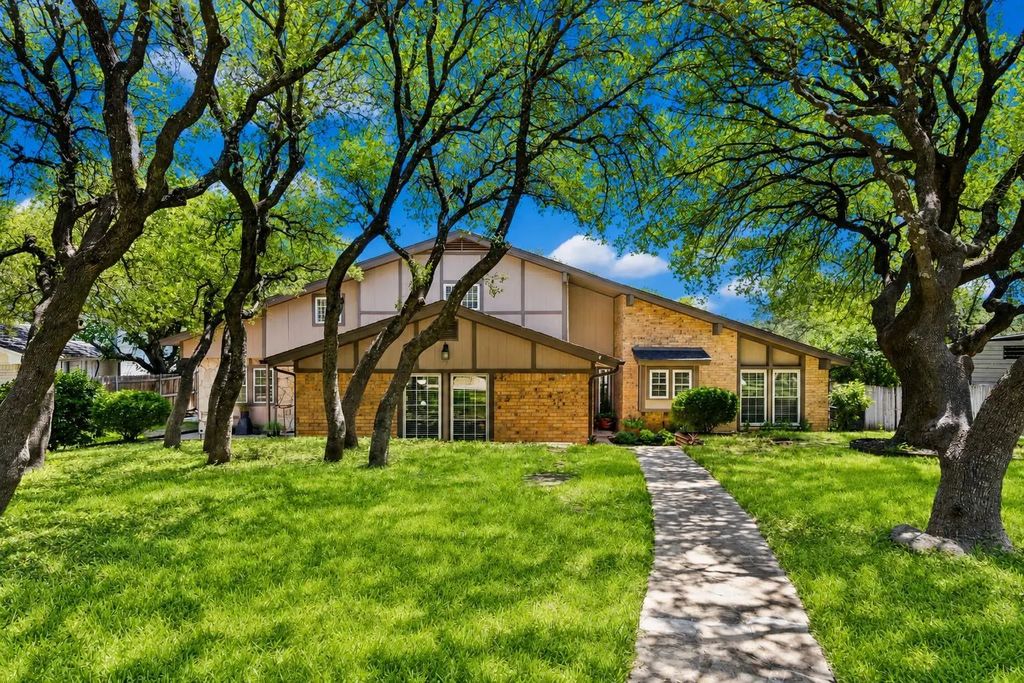 7504 Canyon Crest Court, Fort Worth
