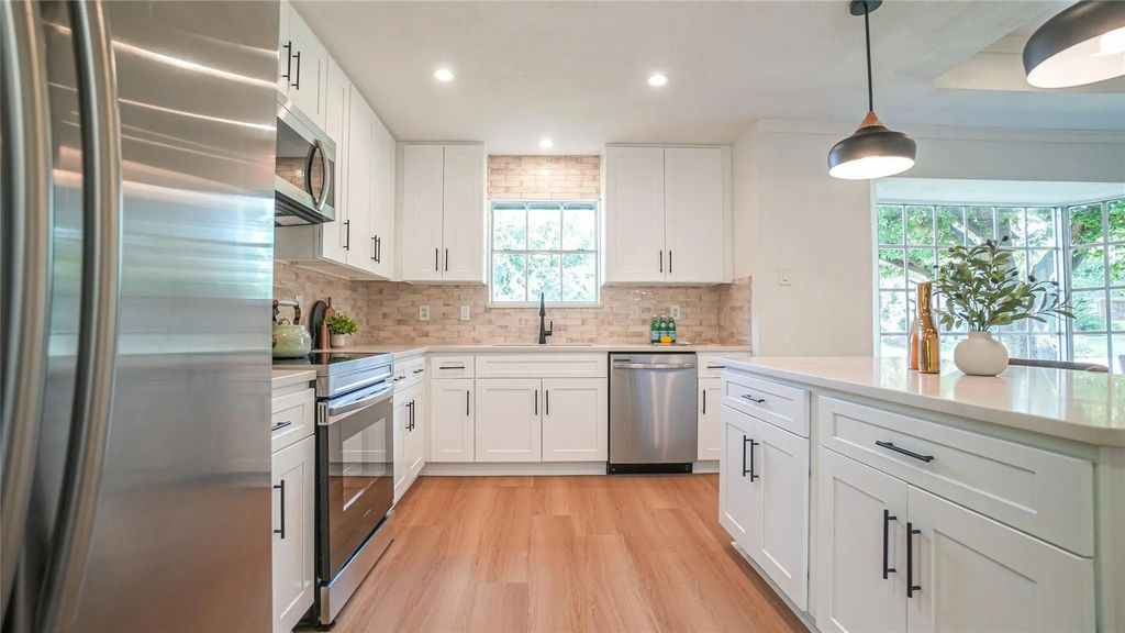 1917 Middle Glen Drive, Carrollton