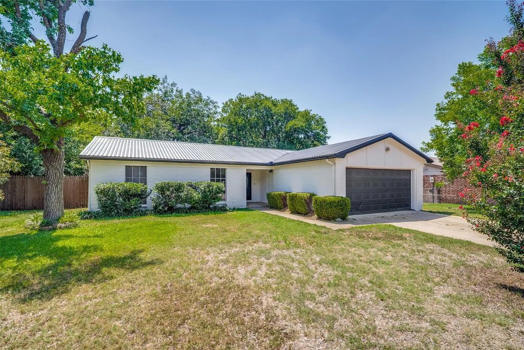 1907 Armstrong Street, Cleburne